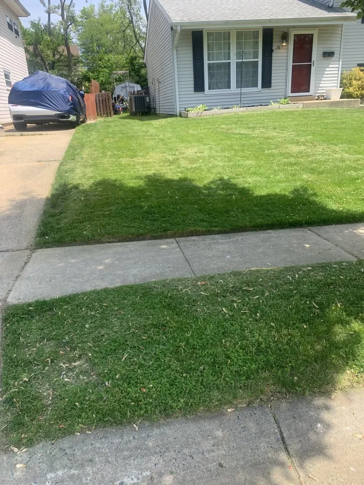 Top-rated lawn mowing service in Clifton Heights, PA by KRK mowing