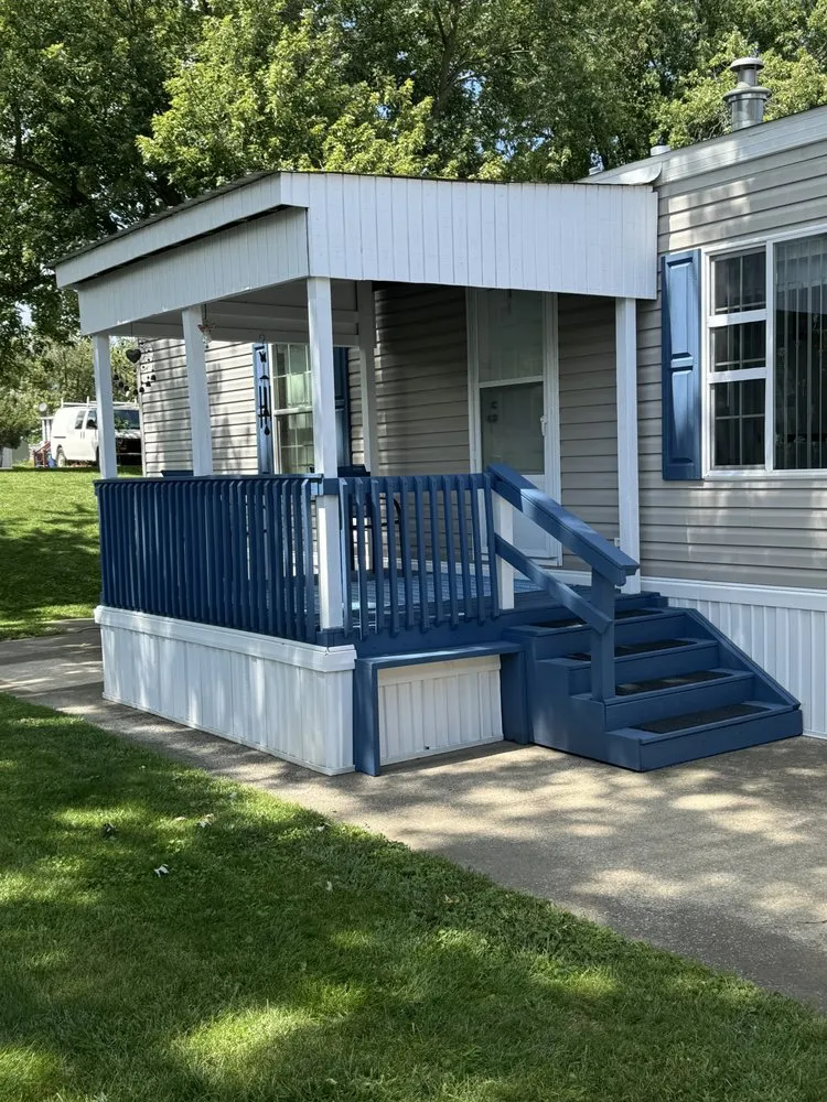 Professional garden landscaping in Bloomington, IL by KT Construction