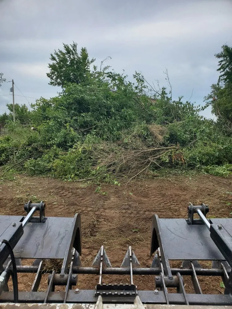 Local outdoor landscaping in El Dorado, KS by KTE Services