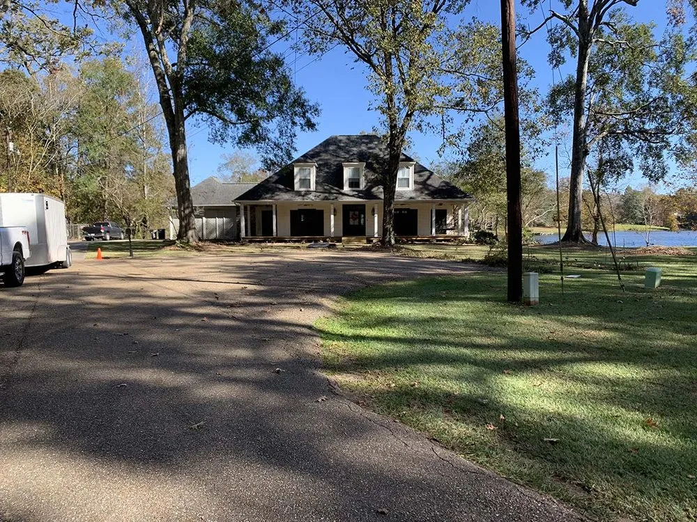 Top-rated lawn care service for homes in Baton Rouge, LA by KTG Lawn Services