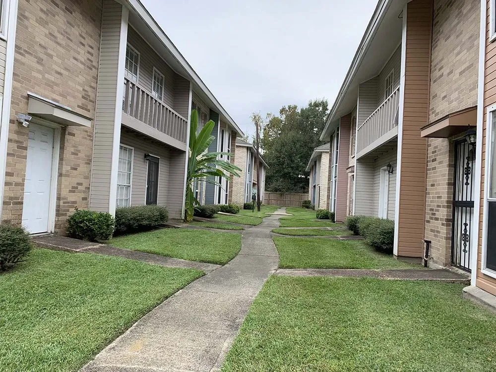 Affordable garden landscaping in Baton Rouge, LA - KTG Lawn Services