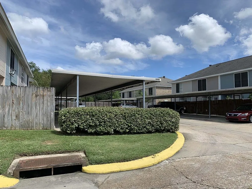 Affordable residential landscaping in Baton Rouge, LA by KTG Lawn Services