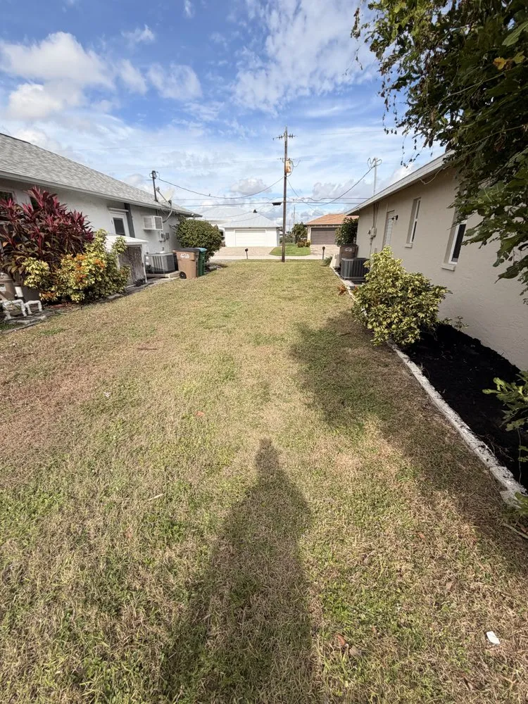 Professional lawn mowing service in Lehigh Acres, FL by Kudsi