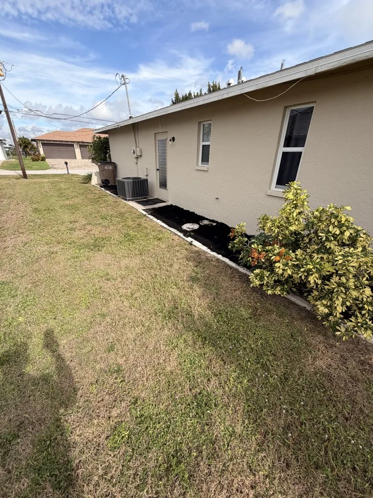 Custom yard cleanup service in Lehigh Acres, FL by Kudsi