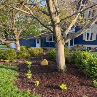 Local lawn mowing service in Magnolia, IL by Kuehn Lawn Services