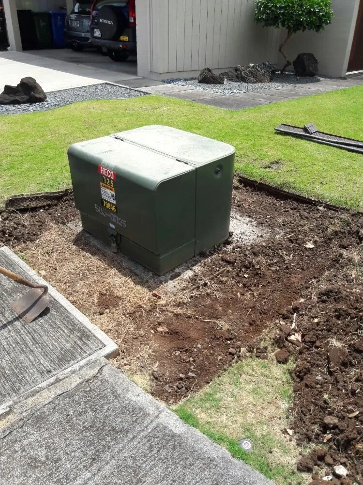 Professional yard cleanup service with custom design in Honolulu, HI by Kula's Landscaping