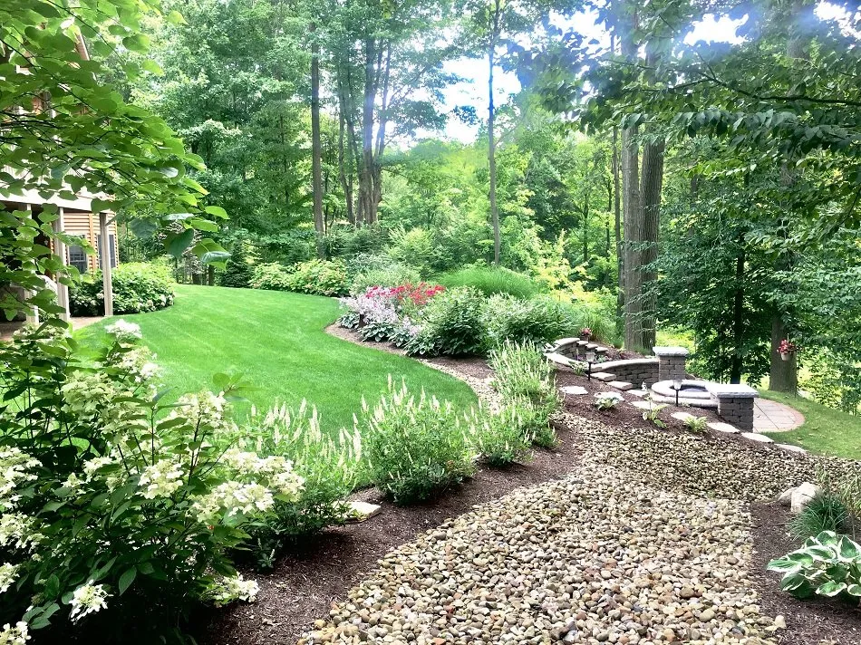 Custom lawn mowing service in Erie, PA - Kunco Landscape