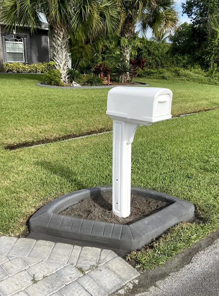 Expert lawn mowing service experts serving Fort Pierce, FL - Kurbing