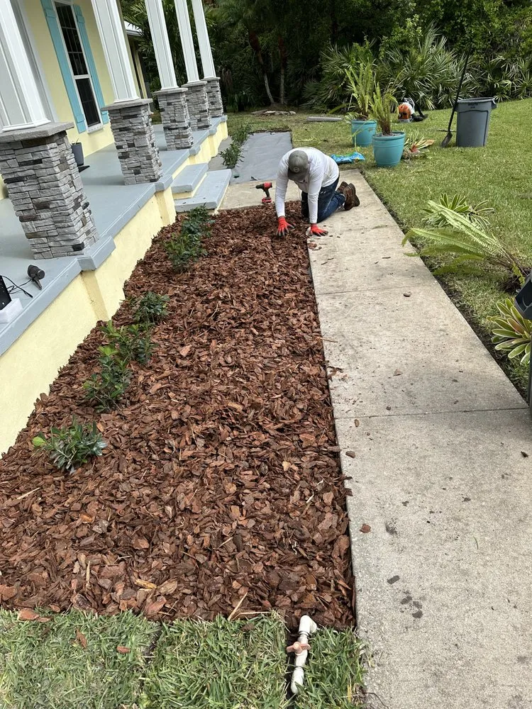 Top-rated yard cleanup service for beautiful yards in Rockledge, FL by Kustom Kreations Landscaping