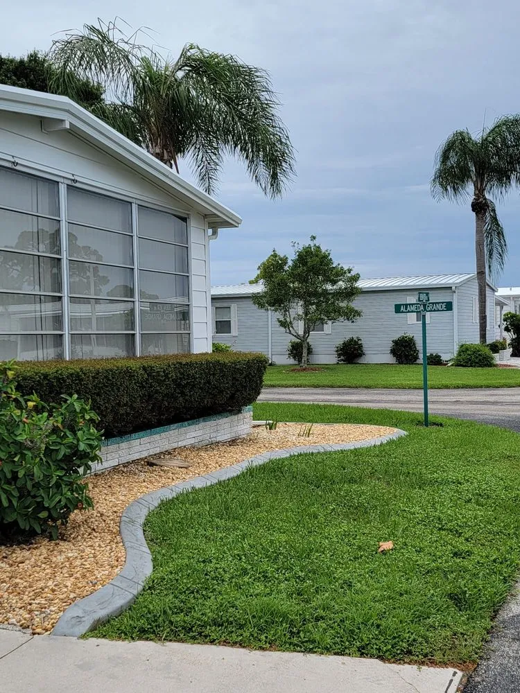 Local residential landscaping in Port Charlotte, FL - Kustomized Kurbing