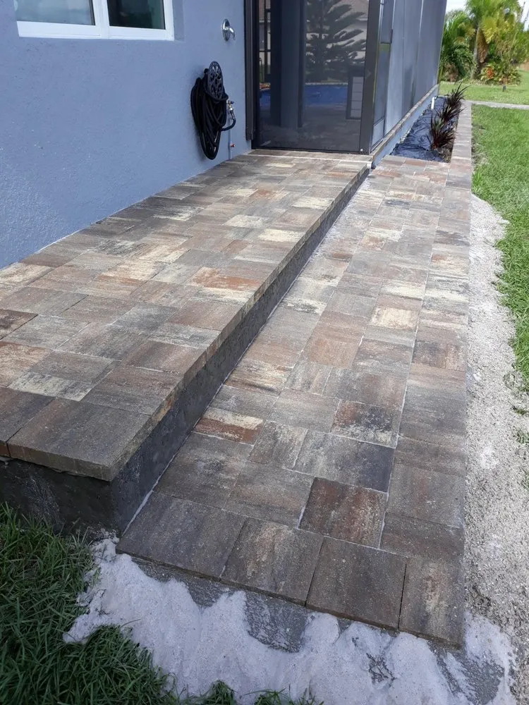 Top-rated lawn care service for beautiful yards in Port Charlotte, FL by Kustomized Kurbing