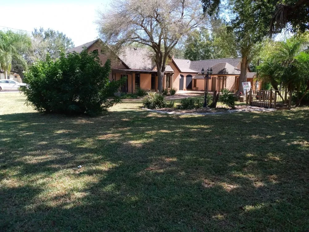 Top-rated yard cleanup service in Harlingen, TX by Kut and Kare Lawn Servcie