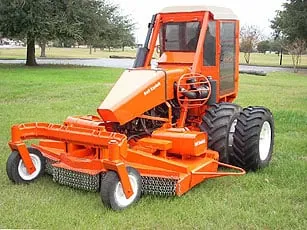 Custom lawn care service in Brunswick, GA by Kut-Kwick