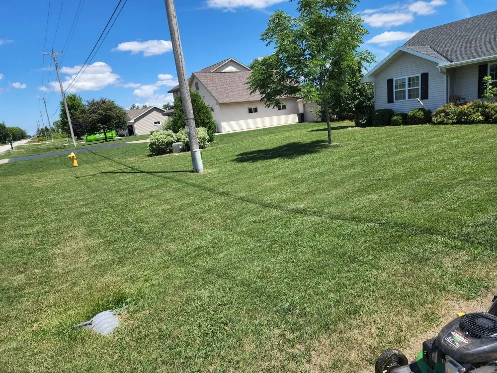Custom outdoor landscaping near you across Green Bay, WI - Kuts & Edges