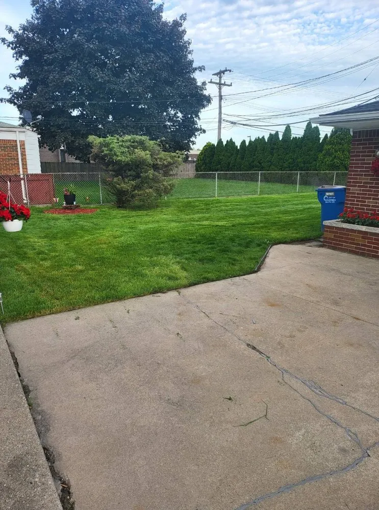 Affordable yard maintenance in Houston, TX - Kuttakey