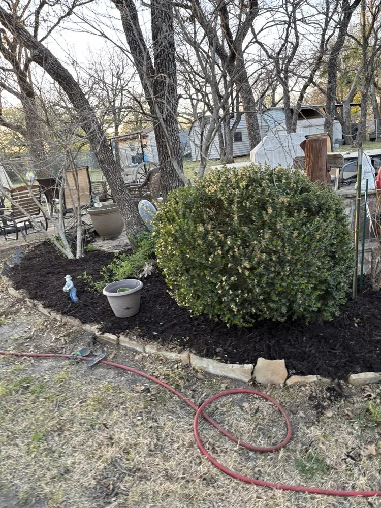 Custom yard cleanup service for homes in Aledo, TX by Kutters Landscaping