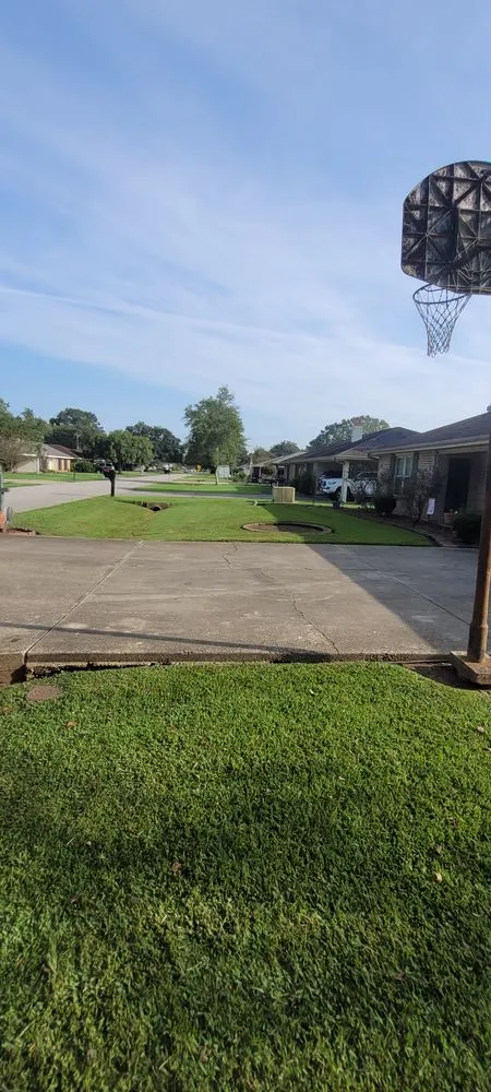 Affordable landscape design in Saint Martinville, LA - Kutz By Q Lawn Service