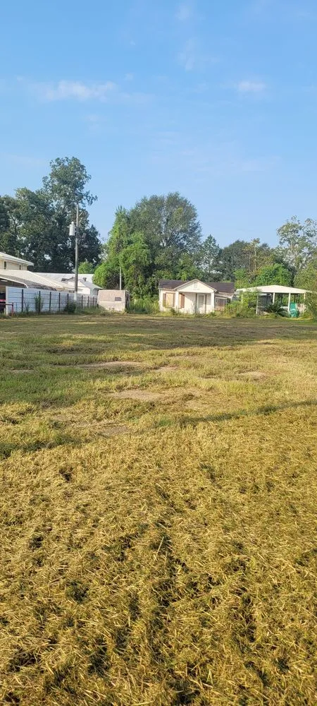 Reliable outdoor landscaping for homes in Saint Martinville, LA by Kutz By Q Lawn Service