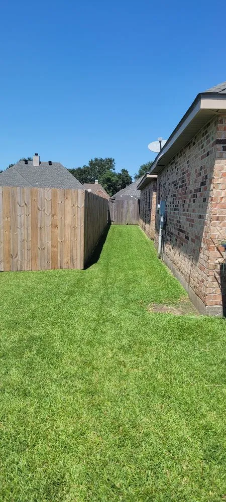 Local landscape installation for homes across Saint Martinville, LA - Kutz By Q Lawn Service