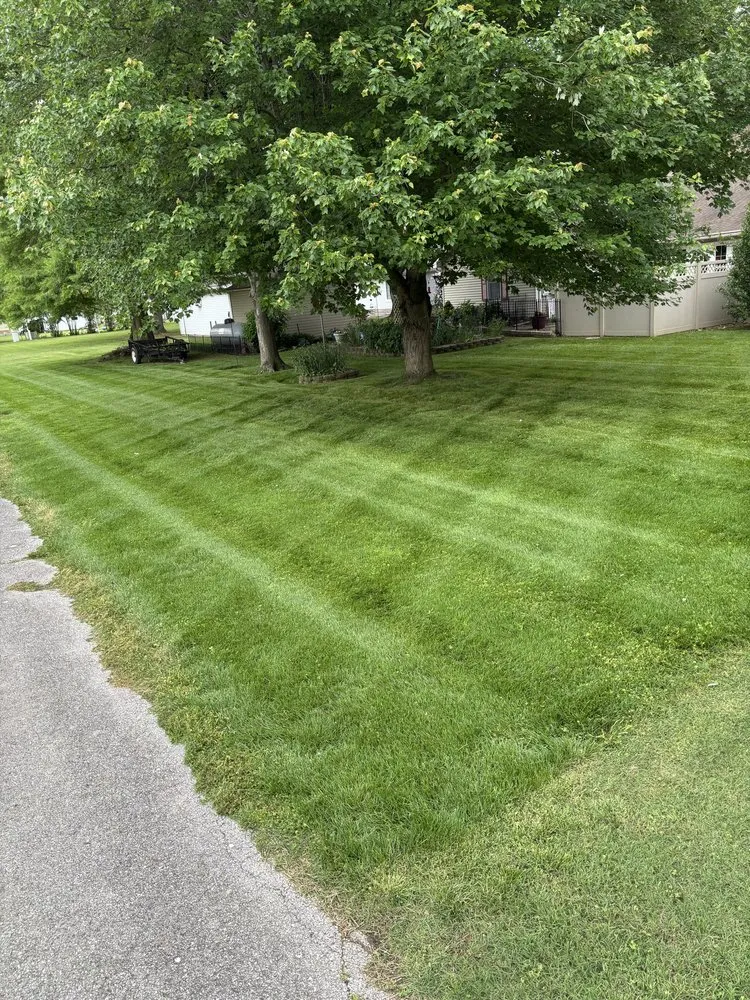 Custom garden landscaping in Miner, MO by Kwik Kutz Lawn & Home Care