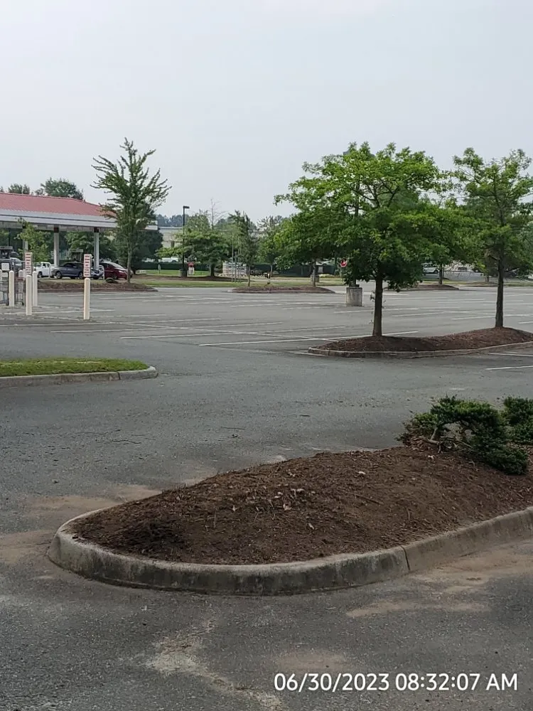 Custom yard maintenance experts serving Richmond, VA - KX and T Property Services