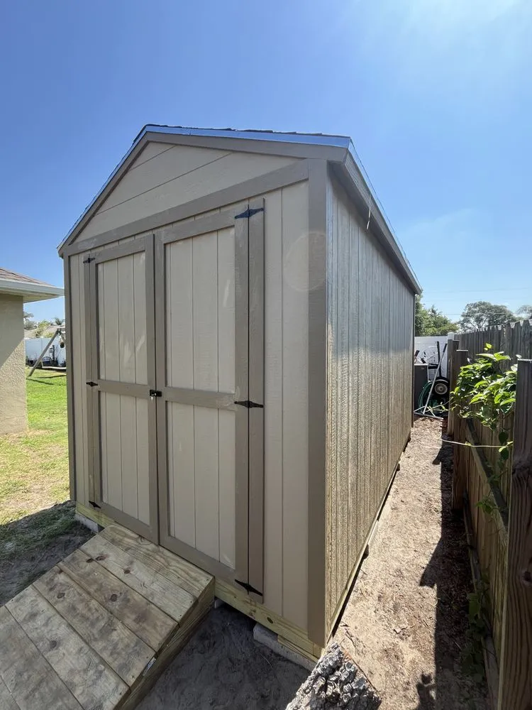 Reliable lawn mowing service experts serving Tampa, FL - Ky Builders