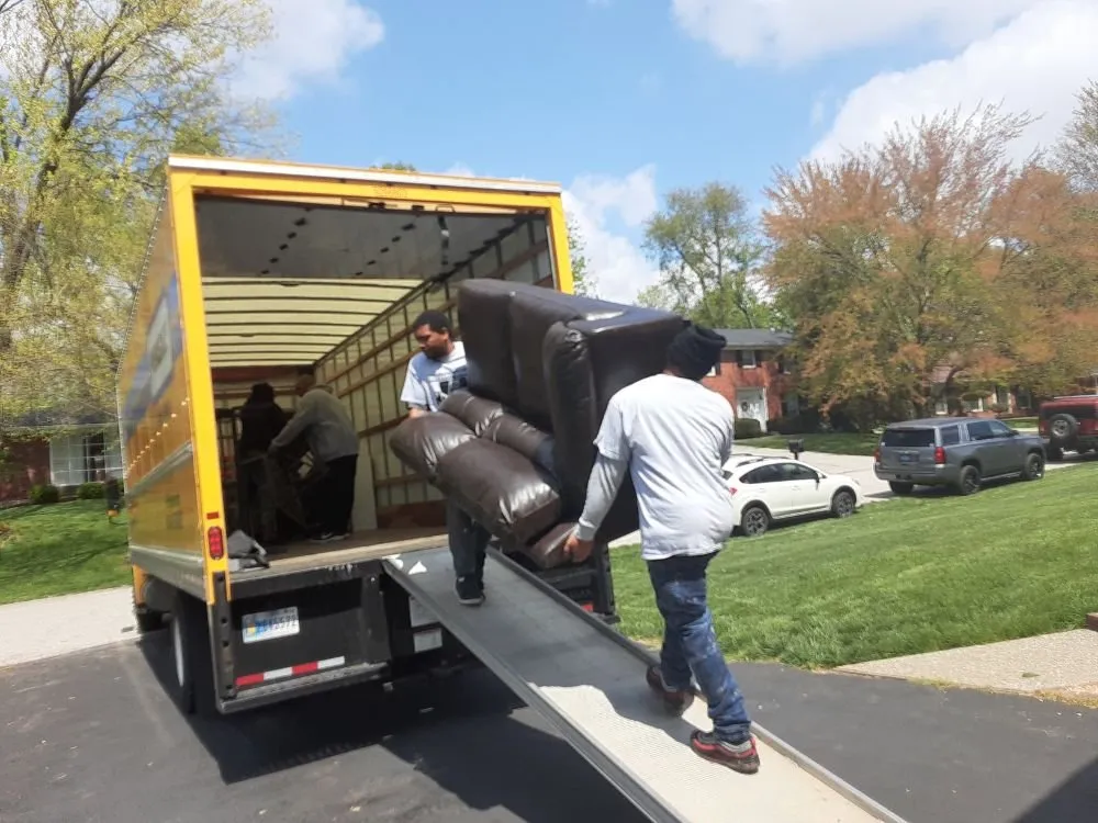 Local residential landscaping experts serving Old Brownsboro Place, KY - KY Discount Movers