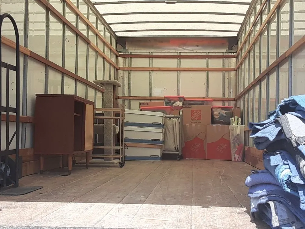 Professional residential landscaping near you in Old Brownsboro Place, KY by KY Discount Movers