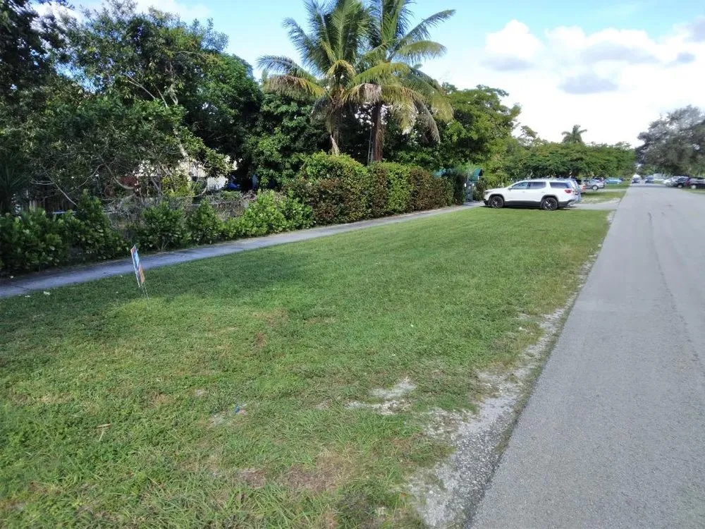 Local residential landscaping in Miami, FL by Kya's Landscaping Trash/Tree Services