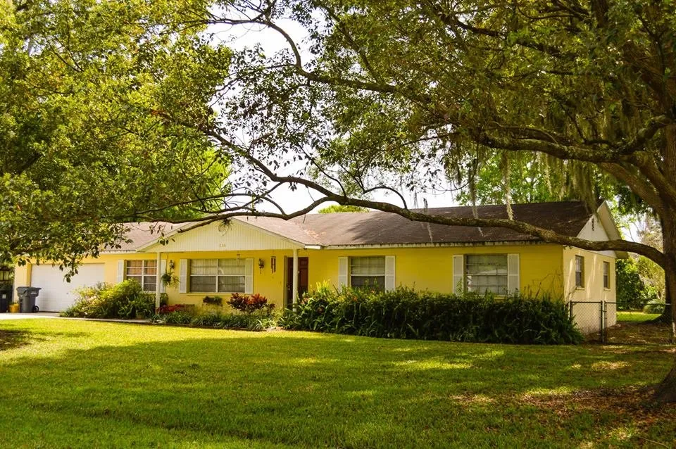 Professional lawn mowing service experts serving Lakeland, FL - Kyle Fox's Pro Cut Lawn Service