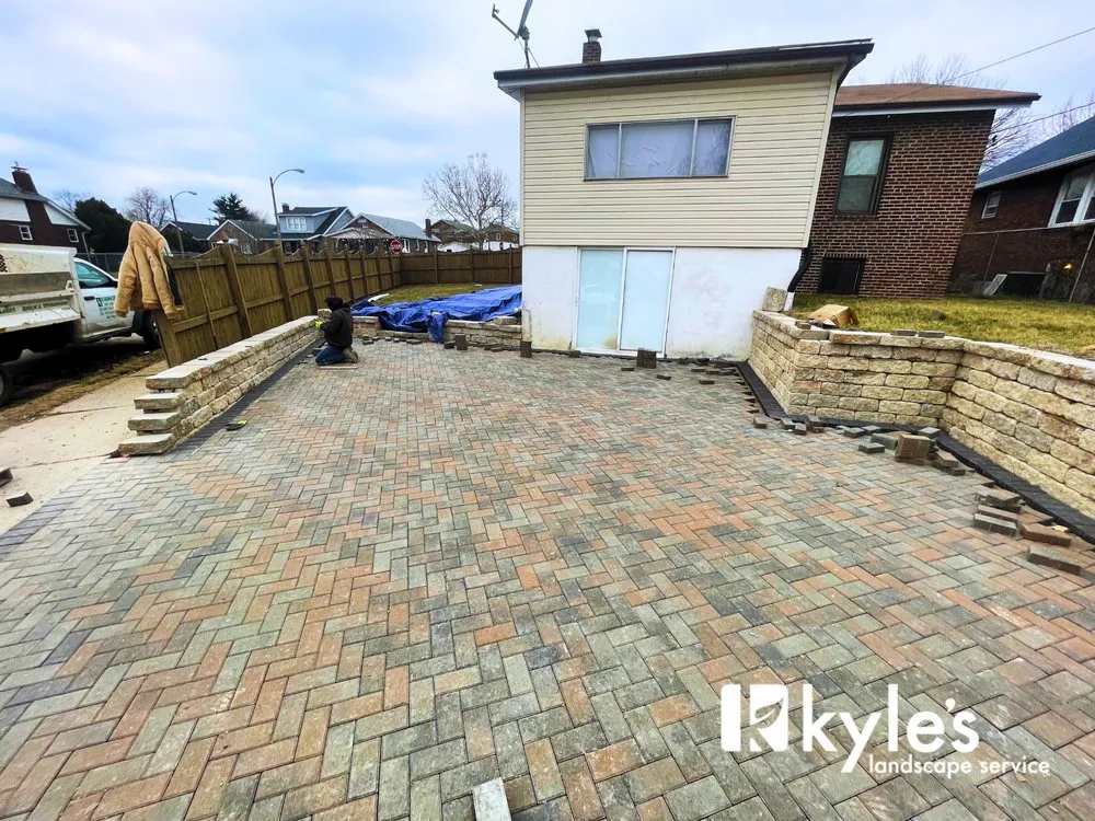 Expert lawn mowing service experts serving St. Louis, MO - Kyle's Landscape Service