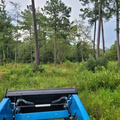 Kyle's Tractor Service Logo