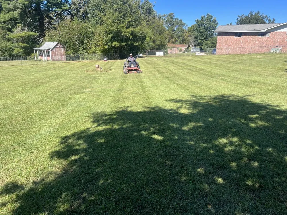 Local garden landscaping for beautiful yards across Chattanooga, TN - L & C Lawncare