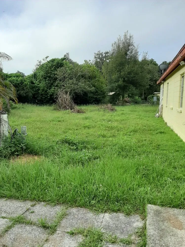 Expert outdoor landscaping in Gibsonton, FL - L & E Lawn Care