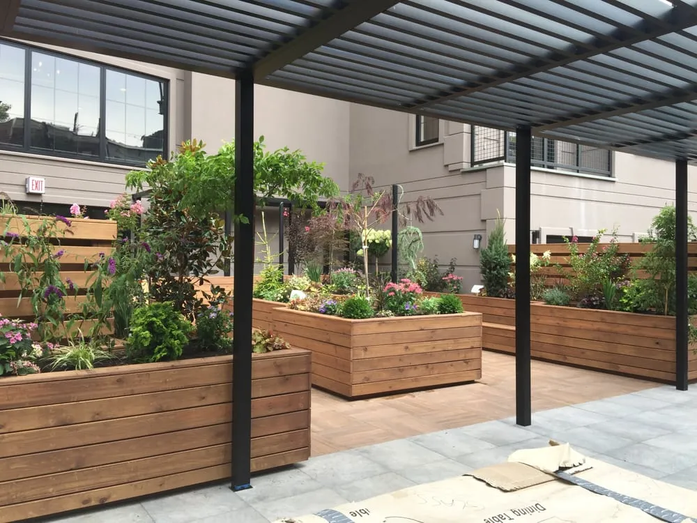 Top-rated lawn mowing service in Queens, NY - L & G Design Corp