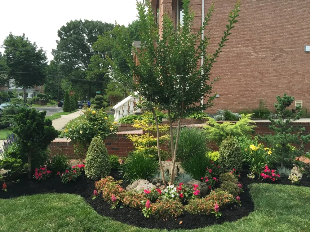 Local outdoor landscaping experts serving Queens, NY - L & G Design Corp