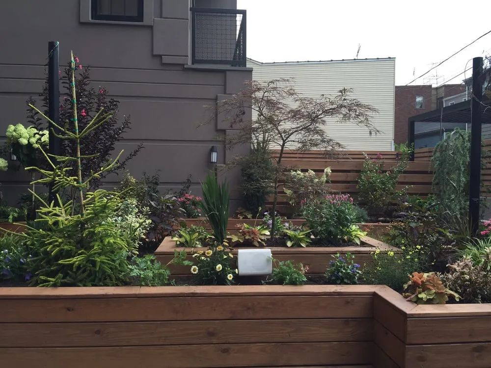 Reliable yard cleanup service experts serving Queens, NY - L & G Design Corp