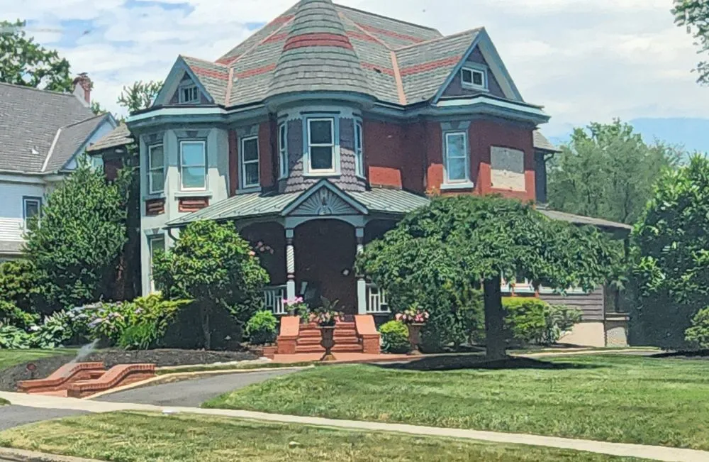 Expert yard cleanup service experts serving Richmond, KY - L & H Scaping