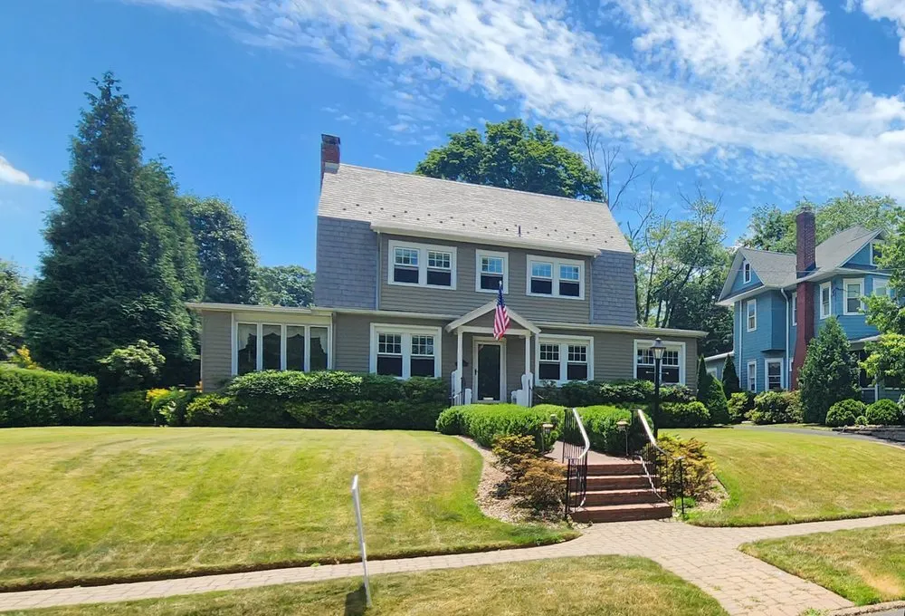 Local yard cleanup service in Richmond, KY by L & H Scaping