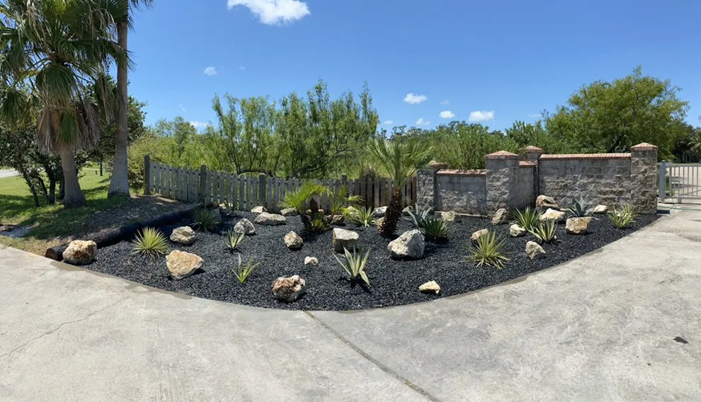 Professional yard maintenance in Rockport, TX - L & H Services