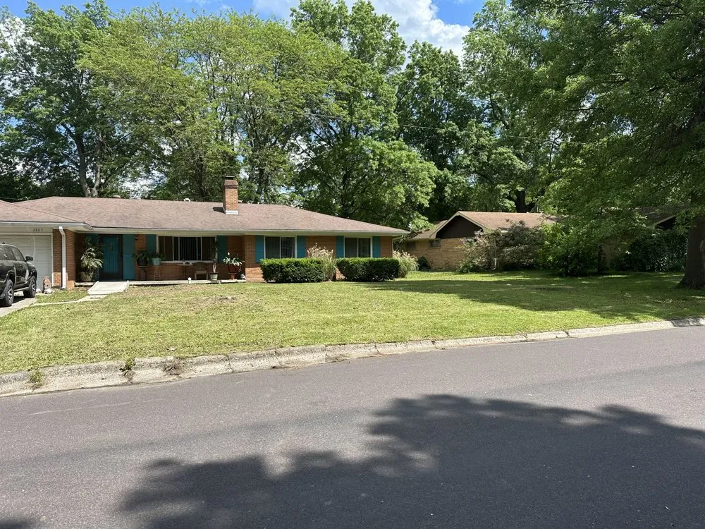 Professional outdoor landscaping experts serving Sedalia, MO - L & K Landscaping Services