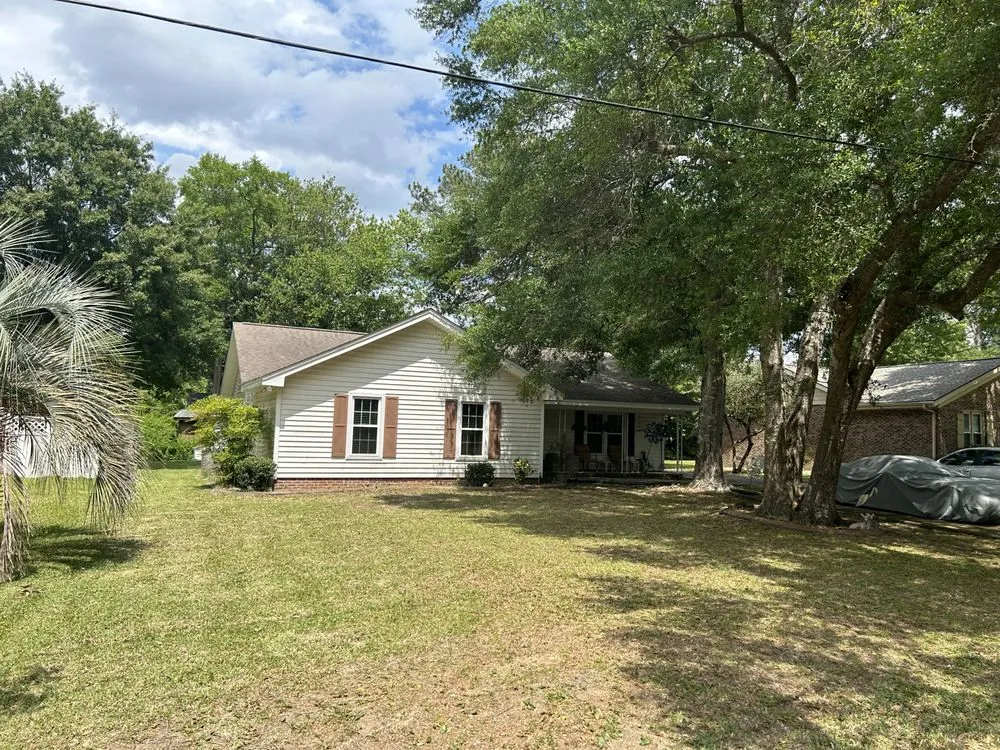 Expert lawn mowing service near you across Myrtle Beach, SC - L & L Lawns