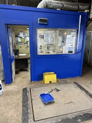 L & M Contracting Logo