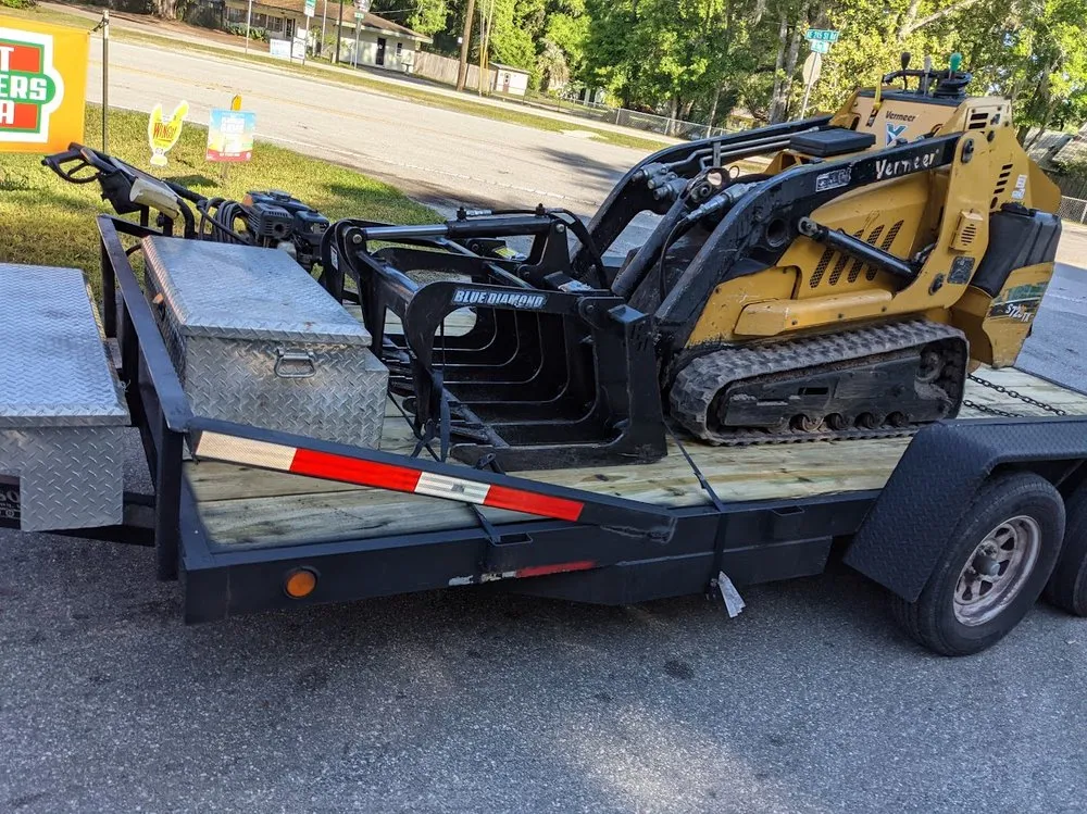 Reliable residential landscaping in Interlachen, FL by L A Disaster Relief