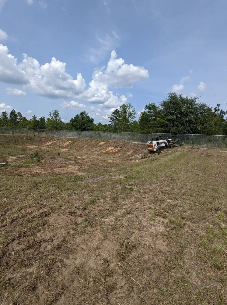 Expert yard maintenance in Interlachen, FL - L A Disaster Relief