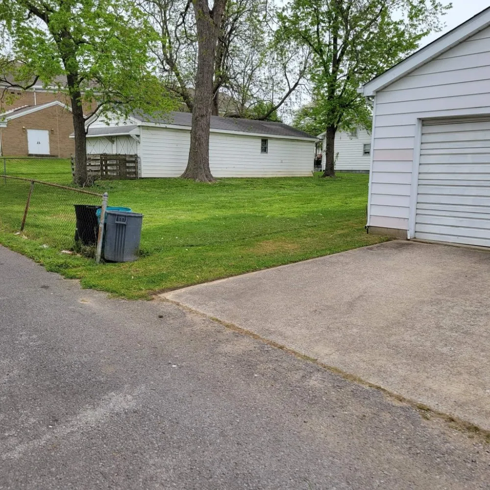 Local residential landscaping in Henderson, KY - L And M Lawncare And Maintenance