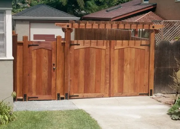 Expert yard cleanup service for homes in San Leandro, CA by L Huls Designs