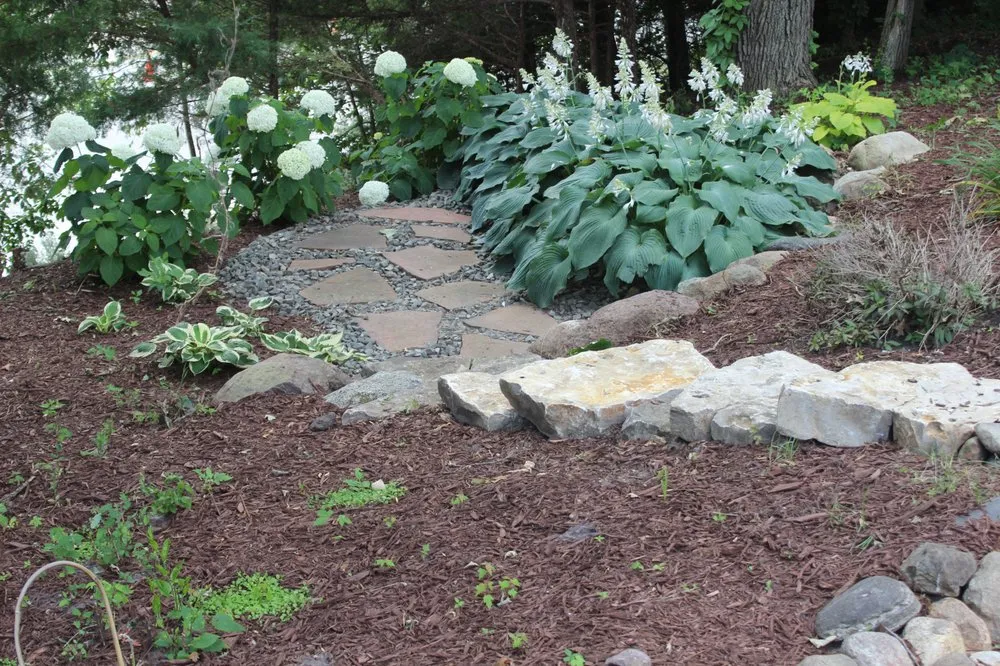 Expert garden landscaping in Omaha, NE - L-Mgt Landscaping & Lawn