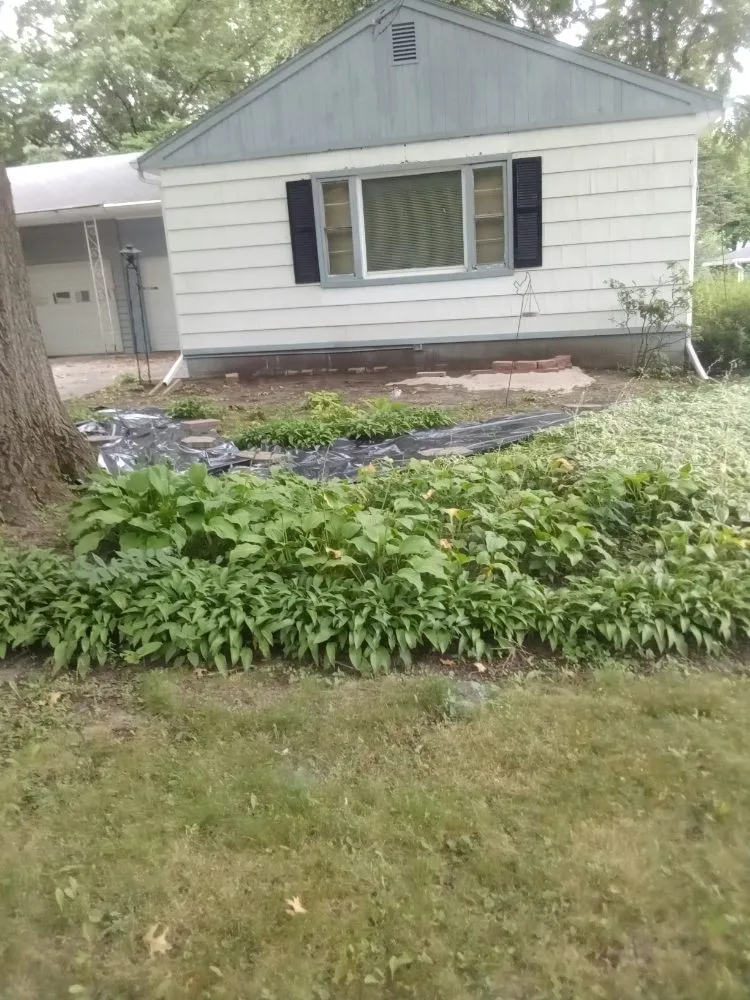 Affordable landscape installation experts serving Des Moines, IA - L N M Services