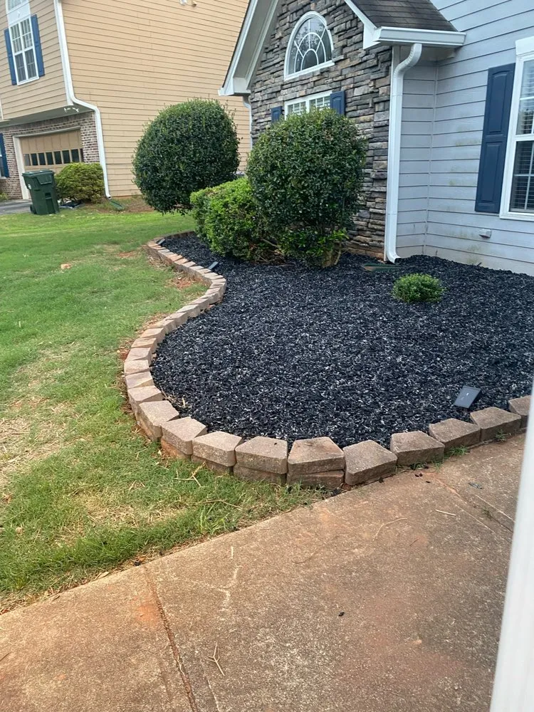 Expert lawn mowing service in Acworth, GA by L R Pristine